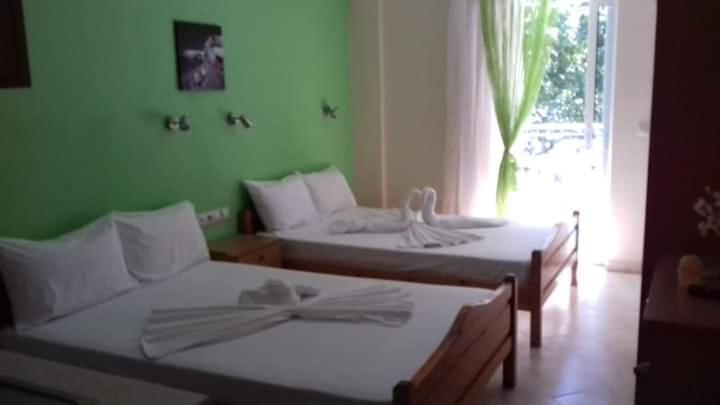 Poseidon Rooms Vrasná Eksteriør billede