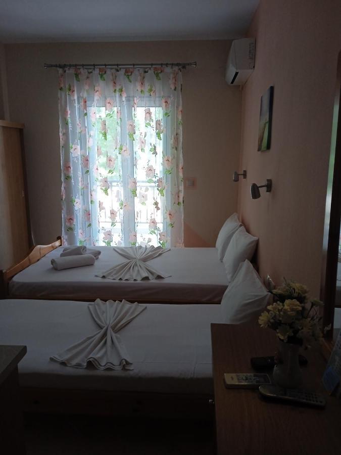 Poseidon Rooms Vrasná Eksteriør billede